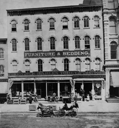 Charles Tobey Furniture and Bedding au 87-89-91 State Street, Chicago, vers 1869